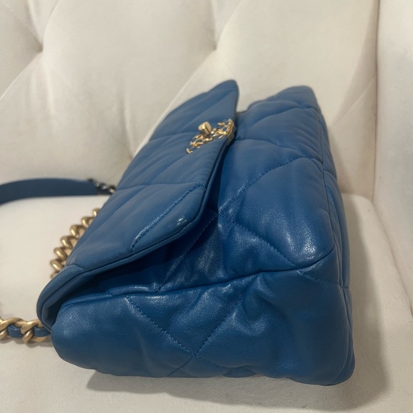 CHANEL Blue Flap 19 Quilted Lambskin Bag with Gold Hardware - Picture 7 of 13